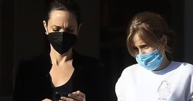 أنجلينا جولى مع ابنتها فى رحلة تسوق بعد عودتها من اليمن 