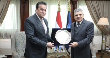 الصحة تخصص فرقا طبية لتطعيم العاملين بهيئة قناة السويس بالجرعات التنشيطية