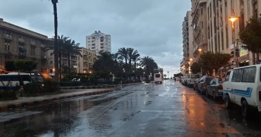 سيولة مرورية بمنطقة مرغم وكوبرى العامرية بعد رفع آثار حادثى تصادم.. صور