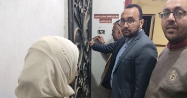 إغلاق عيادة يديرها عامل وتشميع مركز أشعة ومعمل بجرجا جنوب سوهاج.. صور