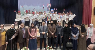 وكيل تعليم كفر الشيخ يشيد بالعروض الطلابية خلال مهرجان مسرحة المناهج.. صور