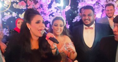 عدوية والليثى وأمينة يشعلون خطوبة ابنة عبد الباسط حمودة