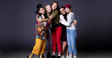 أول رد من مؤلفة مسلسل The Baby-Sitters Club بعد إلغائه