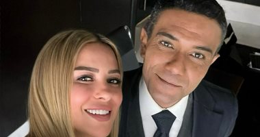 ريم مصطفى مع آسر ياسين فى كواليس مسلسل "suits بالعربى"
