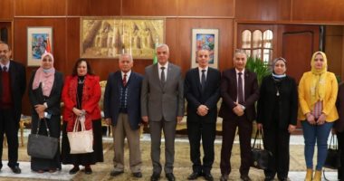 رئيس جامعة المنوفية يستقبل لجنة من الهيئة القومية لضمان جودة التعليم والاعتماد