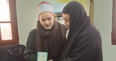 راعي كنيسة الشهيد آبي سيفين يتبرع بـ 25 صك إطعام بإدارة أوقاف زفتى في الغربية