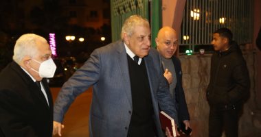 إبراهيم محلب يشارك فى تقديم واجب العزاء الراحلة أنيسة حسونة.. صور