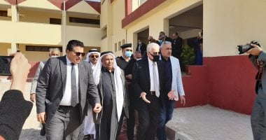 محافظ جنوب سيناء يفتتح فصولا ذكية بمدرسة سالم سليمان برأس مسلة .. صور