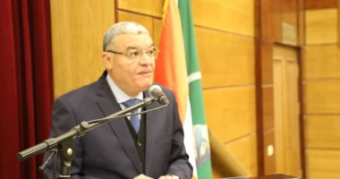 محافظ المنيا يكرم 100 شاب وفتاة من الرياضيين المتميزين وأصحاب الهمم