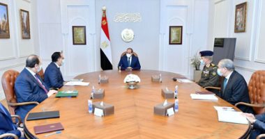 توفير أرصدة استراتيجية من السلع الغذائية الأساسية خط أحمر.. الرئيس السيسي يوجه بتسعير رغيف الخبز غير المدعم.. وسرعة تحديد حافز التوريد الإضافى لسعر أردب القمح.. ويكلف القوات المسلحة بتوفير السلع بأسعار مخفضة