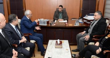 محافظ الدقهلية يبحث مع نائب وزير التعليم تشغيل المدرسة الرسمية بالمنصورة