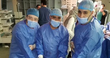 فريق طبى بمستشفى سوهاج الجامعى يستأصل ورمًا يزن 18 كيلو جراما من شاب ثلاثينى