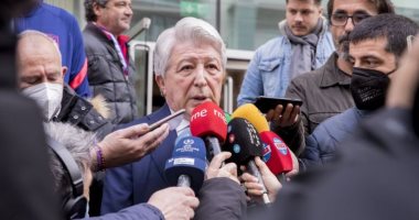 رئيس أتلتيكو مدريد يكشف حقيقة مفاوضات باريس سان جيرمان مع سيميونى