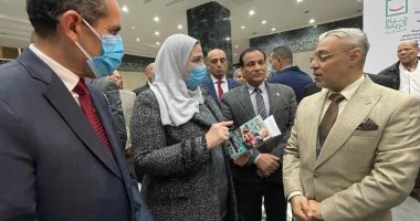 وزيرة التضامن تتفقد معرض منتجات قادرون باختلاف بجامعة طنطا.. لايف وصور