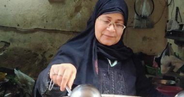 سيدة الطعمية.. أم مصطفى من ذوى الهمم وبتعمل أحلى طعمية فى الدرب الأحمر