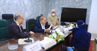 نائب محافظ سوهاج والسكرتير المساعد يلتقيان 100 مواطن لبحث مطالبهم
