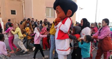 تنظيم برامج ثقافية وفنية ورياضية وترفيهية لمتضررى السيول بأسوان ..صور