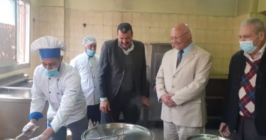 رئيس جامعة بنها يتفقد الخدمات المقدمة للطلاب المغتربين بالمدينة الجامعية بمشتهر