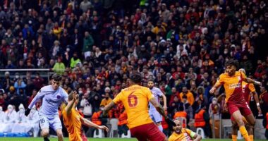 برشلونة يٌقصى جالاتا سراي من الدوري الأوروبي بمشاركة مصطفى محمد.. فيديو