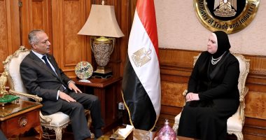 نيفين جامع: حريصون على استفادة المصدرين المصريين من خدمات ضمان مخاطر التجارة