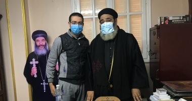 نسيج واحد.. قمص من الغربية يتبرع بـ25 صك إطعام لإدارة الأوقاف.. فيديو