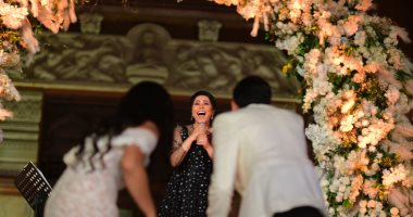 بعد تصدرها التريند بظهورها فى أحد الأفراح.. شيرين عبد الوهاب توجه رسالة للعروسين