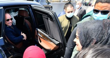 الرئيس السيسى يتفقد منطقة مصر القديمة ويستفسر عن أحوال المواطنين.. فيديو