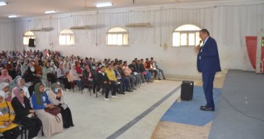 قوافل تعليمية مجانية لطلبة الأقصر.. صور