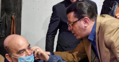 مصطفى كامل وفاطمة عيد يدليان بصوتيهما فى انتخابات جمعية المؤلفين والملحنين 