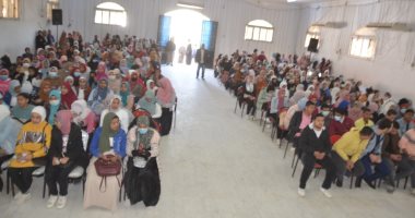 حياة كريمة بالأقصر.. صفوة خبراء التعليم يقدمون قوافل تعليمية مجانية لطلبة الأقصر
