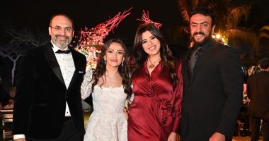 أحدث ظهور لـ ياسمين عبد العزيز وأحمد العوضي في حفل زفاف أحد أصدقائهم.. صورة