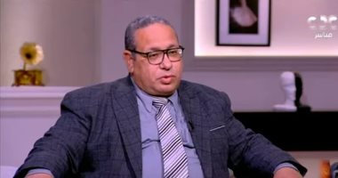 الروائى أيمن طاهر: والدى أول من علمنى اللغة العربية والقراءة
