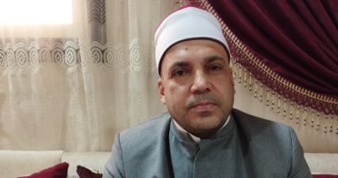 صوت من السماء.. الشيخ "محمد" ابن محافظة الشرقية حفظ القرآن الكريم فى الثانية عشرة.. ويؤكد: الكتاتيب هى الأصل والنشأة فى تحفيظ كتاب الله.. وأقرأ بجوار كبار المشايخ فى المآتم.. ومثلى الأعلى الشيخ مصطفى إسماعيل