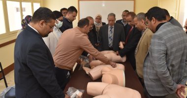 لجنة المتابعة بالقطاع الطبى بالأعلى للجامعات تتفقد كلية الطب بالأقصر.. صور