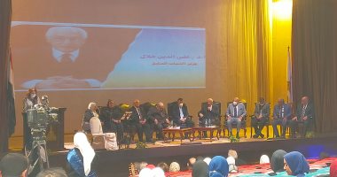 مصطفى الفقى لطلاب جامعة عين شمس: من لا يدرك التاريخ وتفاصيله لن يكون لديه وعى