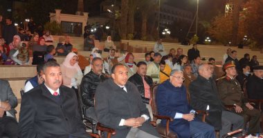 محافظ المنيا يشهد الحفل الفنى لفرقة التخت العربي بالمسرح الرومانى
