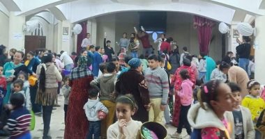الكنيسة الكاثوليكية فى المنيا تحتفل بعيد الأم.. صور 