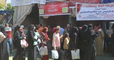 إقبال كبير من أهالى إسنا على معرض أهلا رمضان بتخفيضات 30% على السلع.. فيديو
