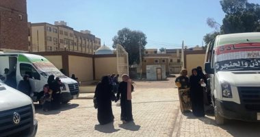 محافظ أسوان: تنظيم قافلة طبية مجانية لأهالى قريتى الشماخية وتوشكى