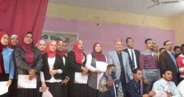 رئيس جامعة أسوان يشهد فعاليات الاحتفال بالأنشطة الطلابية