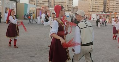 شاهد فرقة كوسوفو فى أيام الشارقة التراثية.. طبل ومزمار بلدى