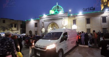 وصول جثمان زكي فطين عبد الوهاب مسجد السيدة نفيسة.. صور