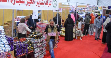 البلح بـ15 جنيها وقمر الدين بـ23.. جولة فى معرض أهلا رمضان بالإسكندرية "بث مباشر"