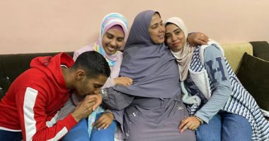 مصر تحتفى بأمهاتها المثاليات لعام 2022.. الأم المثالية بالمنيا توفى زوجها وترك 3 أطفال بينهم مريض بالتوحد.. هناء عبد العزيز فقدت زوجها وتربى أبناء شقيقها المتوفى.. وصفاء صابر 17 سنة كفاح مع أب وزوج مريضين