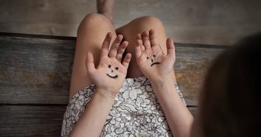 يوم السعادة العالمى.. 5 أخطاء بتحرمك الإحساس بالسعادة والرضا 
