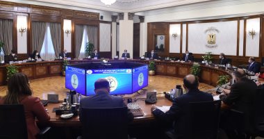 الحكومة: التعامل بكل حسم وحزم مع أى محاولة لإخفاء السلع أو احتكارها.. صور
