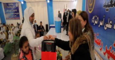 الشرطة فى خدمة ست الحبايب.. مأموريات لاستخراج بطاقات الرقم القومى لسيدات بالمنازل والمستشفيات.. ومنافذ خاصة بالجوازات.. وتوزيع هدايا على أسر المفرج عنهم.. والداخلية: تطوير أُطر العلاقة بين الشرطة والشعب.. صور
