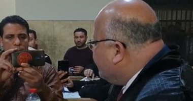 محاكمة 3 متهمين قتلوا سائق توك توك ومنعوا الأهالى من إنقاذه بالدقهلية.. لايف