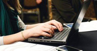 اعرف إيه الوظيفة المثالية لك حسب برجك .. الحوت فنان والثور صاحب مطعم
