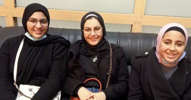 بنحتفل بالأمهات بأجمل الأغانى.. "رنا" متميزة في غناء "ست الحبايب" بكفر الشيخ